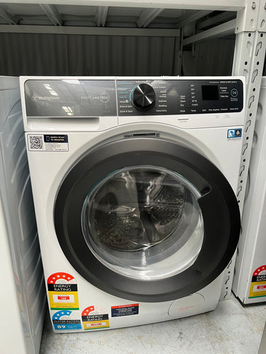 Transportation damaged Westinghouse 9kg/5kg Combo Front Load Washer and Dryer WWW9024M5WA - Second Hand Appliances Geebung